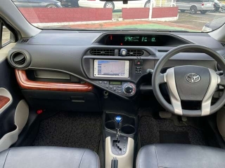 Car image 10